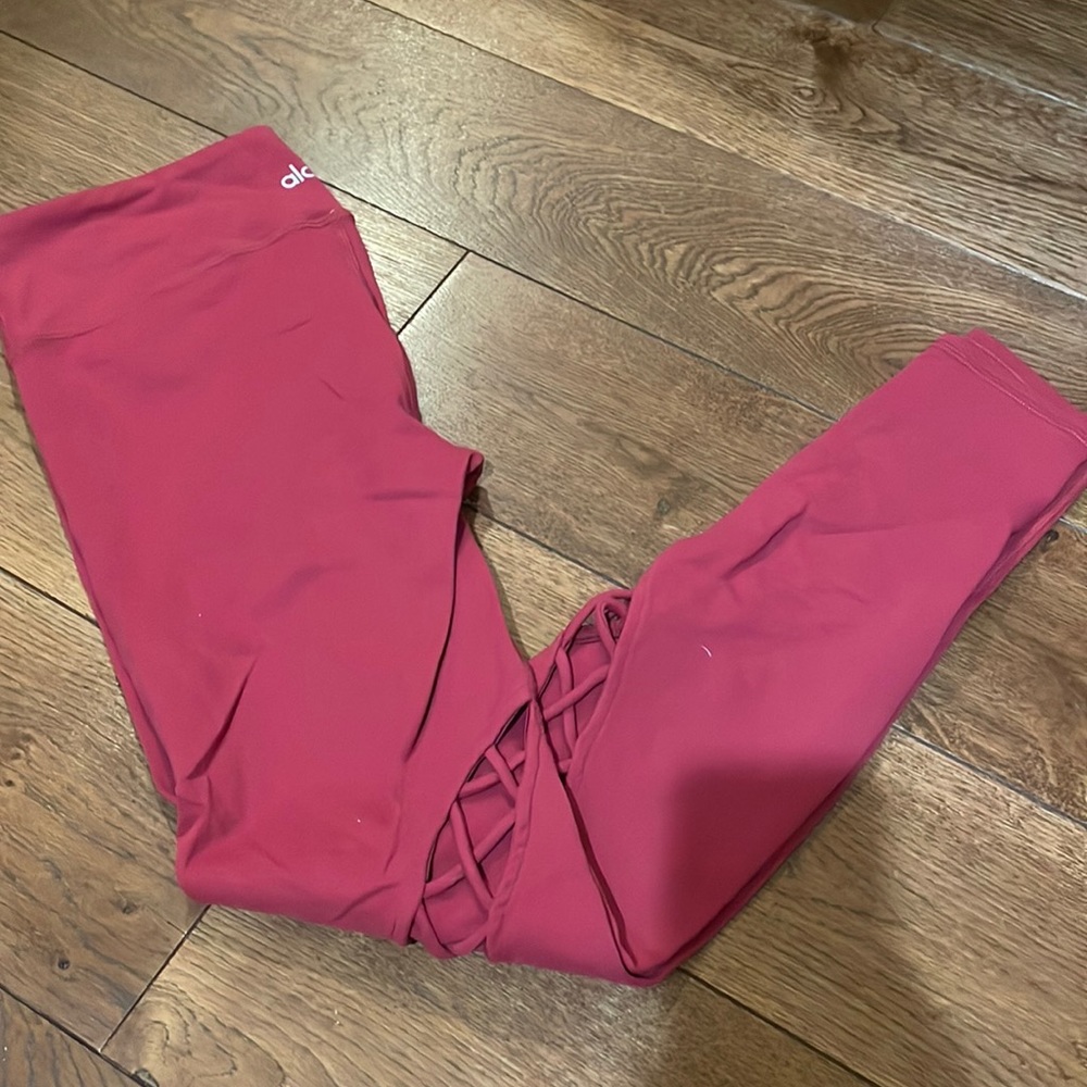 Alo Yoga Red Cut Out Leggings